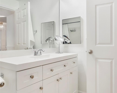 533 Ne 3rd Avenue - Photo Thumbnail 14