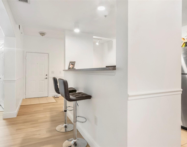 533 Ne 3rd Avenue - Photo Thumbnail 6