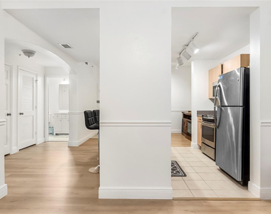 533 Ne 3rd Avenue - Photo Thumbnail 8