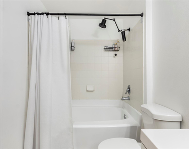 533 Ne 3rd Avenue - Photo Thumbnail 13