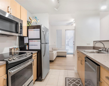 533 Ne 3rd Avenue - Photo Thumbnail 7
