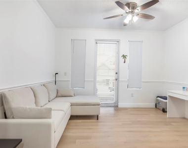 533 Ne 3rd Avenue - Photo Thumbnail 9