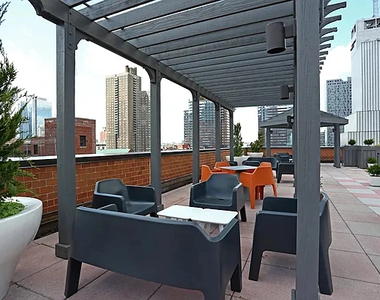 410 West 53rd Street - Photo Thumbnail 4