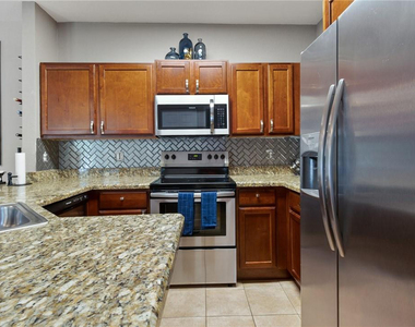 4809 N Wickham Circle - Photo Thumbnail 3