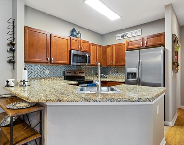 4809 N Wickham Circle - Photo Thumbnail 1