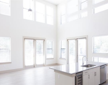 2100 Moser Avenue - Photo Thumbnail 1