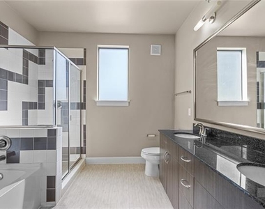 1965 Matilda Street - Photo Thumbnail 11