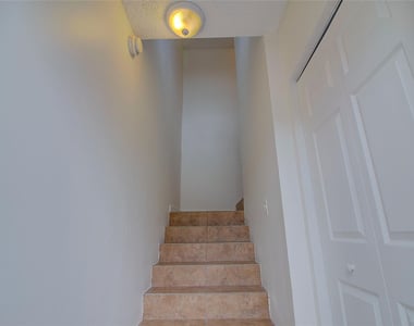 7640 Westwood Drive - Photo Thumbnail 6