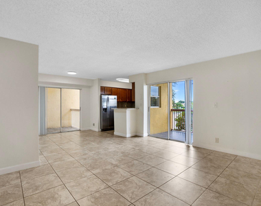7640 Westwood Drive - Photo Thumbnail 12