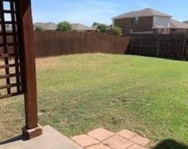 2712 Redwood Street - Photo Thumbnail 17