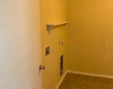 2712 Redwood Street - Photo Thumbnail 11