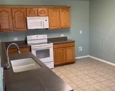 2712 Redwood Street - Photo Thumbnail 4