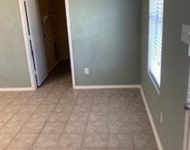 2712 Redwood Street - Photo Thumbnail 5