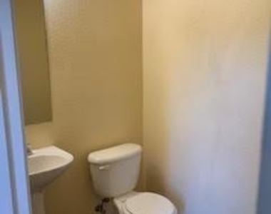 2712 Redwood Street - Photo Thumbnail 16