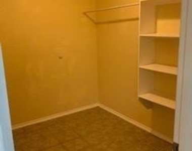 2712 Redwood Street - Photo Thumbnail 12