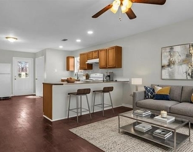 1602 W Elm Street - Photo Thumbnail 30