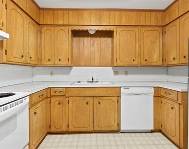 706 S Manson Street - Photo Thumbnail 7