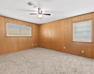 706 S Manson Street - Photo Thumbnail 20