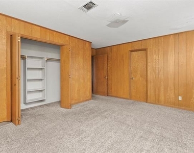 706 S Manson Street - Photo Thumbnail 23