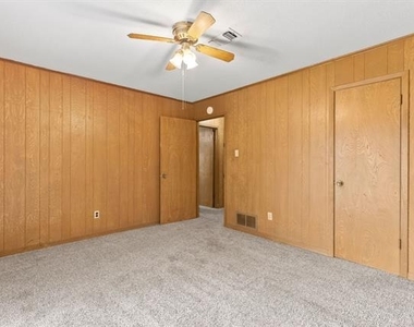 706 S Manson Street - Photo Thumbnail 18