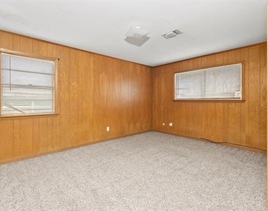 706 S Manson Street - Photo Thumbnail 21