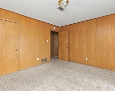 706 S Manson Street - Photo Thumbnail 22