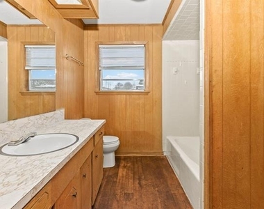 706 S Manson Street - Photo Thumbnail 12