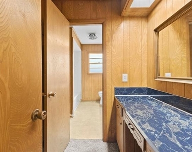 706 S Manson Street - Photo Thumbnail 24