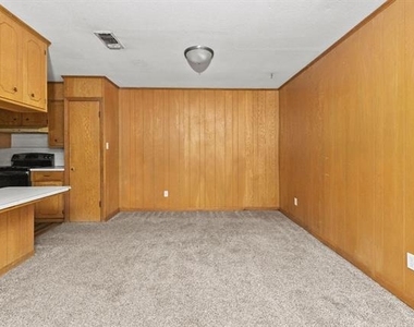 706 S Manson Street - Photo Thumbnail 3