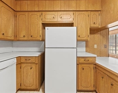 706 S Manson Street - Photo Thumbnail 9