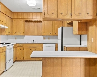 706 S Manson Street - Photo Thumbnail 6