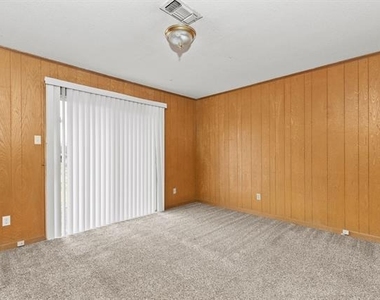 706 S Manson Street - Photo Thumbnail 13