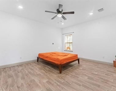 4801 Shackleford Street - Photo Thumbnail 18