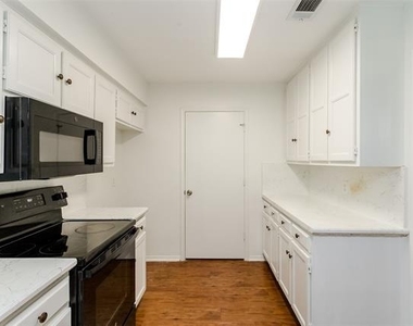 900 Milby Road - Photo Thumbnail 18
