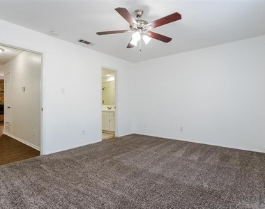 900 Milby Road - Photo Thumbnail 15
