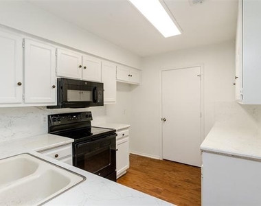 900 Milby Road - Photo Thumbnail 17