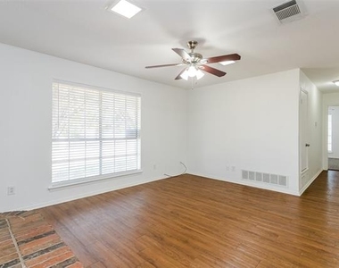 900 Milby Road - Photo Thumbnail 4