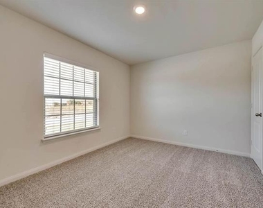 3016 Boran Drive - Photo Thumbnail 9