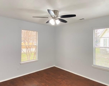 1502 N Pikeview Terrace - Photo Thumbnail 6