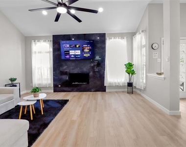 1531 Home Park Drive - Photo Thumbnail 9