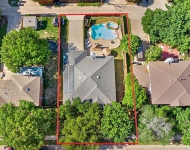 1531 Home Park Drive - Photo Thumbnail 4