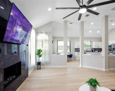 1531 Home Park Drive - Photo Thumbnail 8