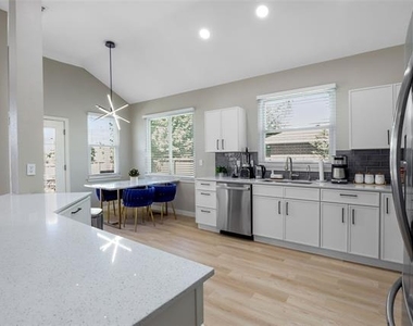 1531 Home Park Drive - Photo Thumbnail 13
