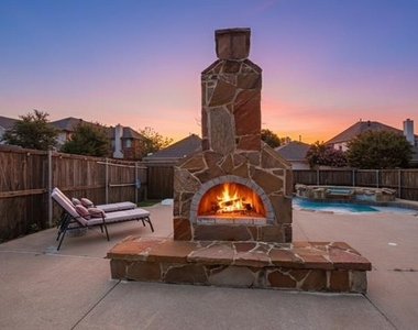 1531 Home Park Drive - Photo Thumbnail 2