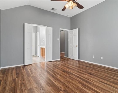 2657 Red Spruce Drive - Photo Thumbnail 13