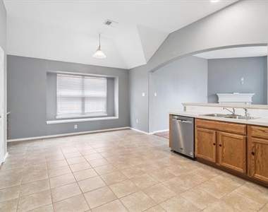 2657 Red Spruce Drive - Photo Thumbnail 7