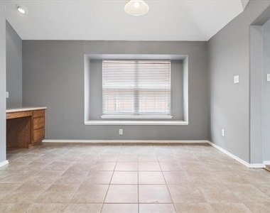 2657 Red Spruce Drive - Photo Thumbnail 8