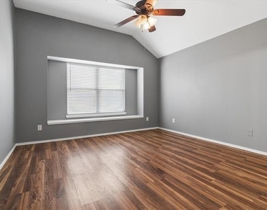 2657 Red Spruce Drive - Photo Thumbnail 12