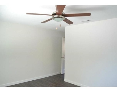 3421 W 5th Street - Photo Thumbnail 12