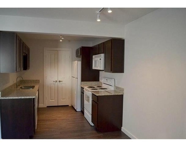 3421 W 5th Street - Photo Thumbnail 2